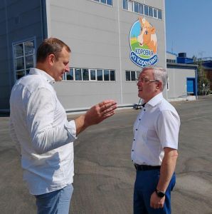 Эдуард Кузнецов посетил Кореновский молочно-консервный комбинат