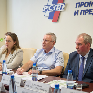 Эдуард Кузнецов выступил за комплексное решение проблемы подготовки специалистов